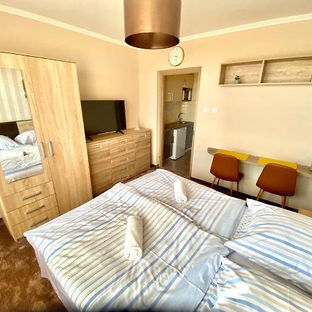 Aqua Blue Apartmanok - Сиофок Екстериор снимка