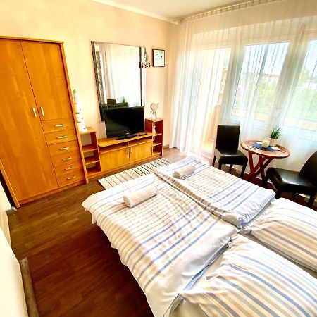 Aqua Blue Apartmanok - Сиофок Екстериор снимка