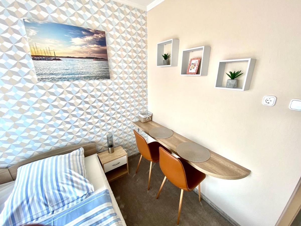Aqua Blue Apartmanok - Сиофок Екстериор снимка