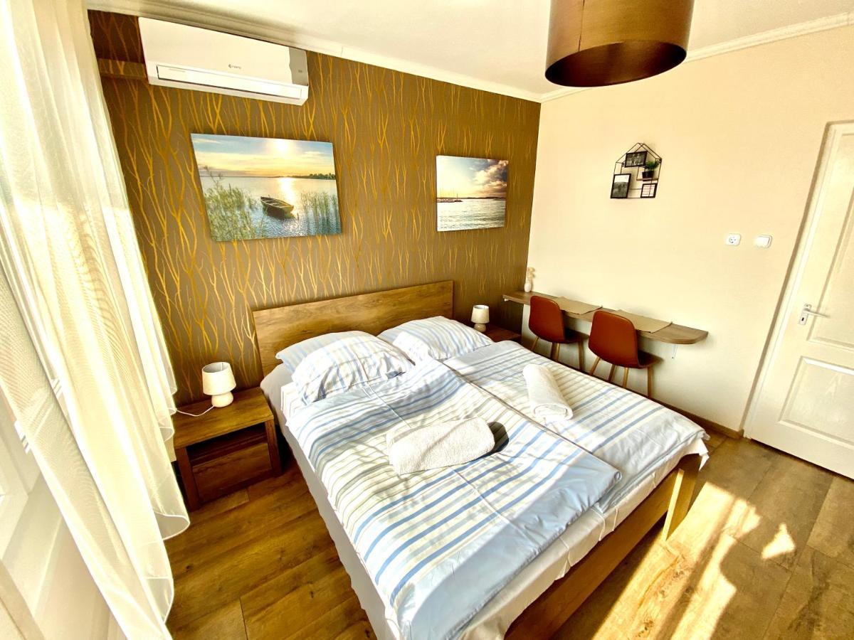 Aqua Blue Apartmanok - Сиофок Екстериор снимка