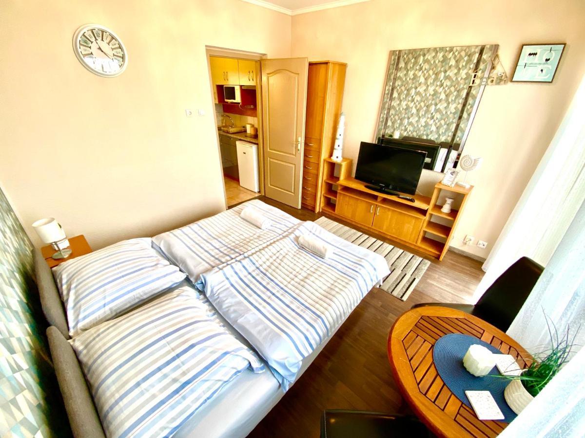 Aqua Blue Apartmanok - Сиофок Екстериор снимка