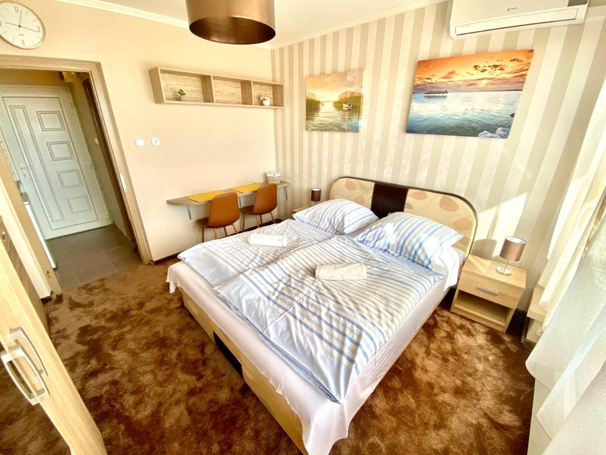 Aqua Blue Apartmanok - Сиофок Екстериор снимка